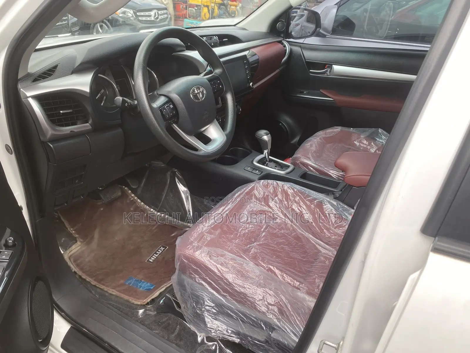 Toyota Hilux 2024 White