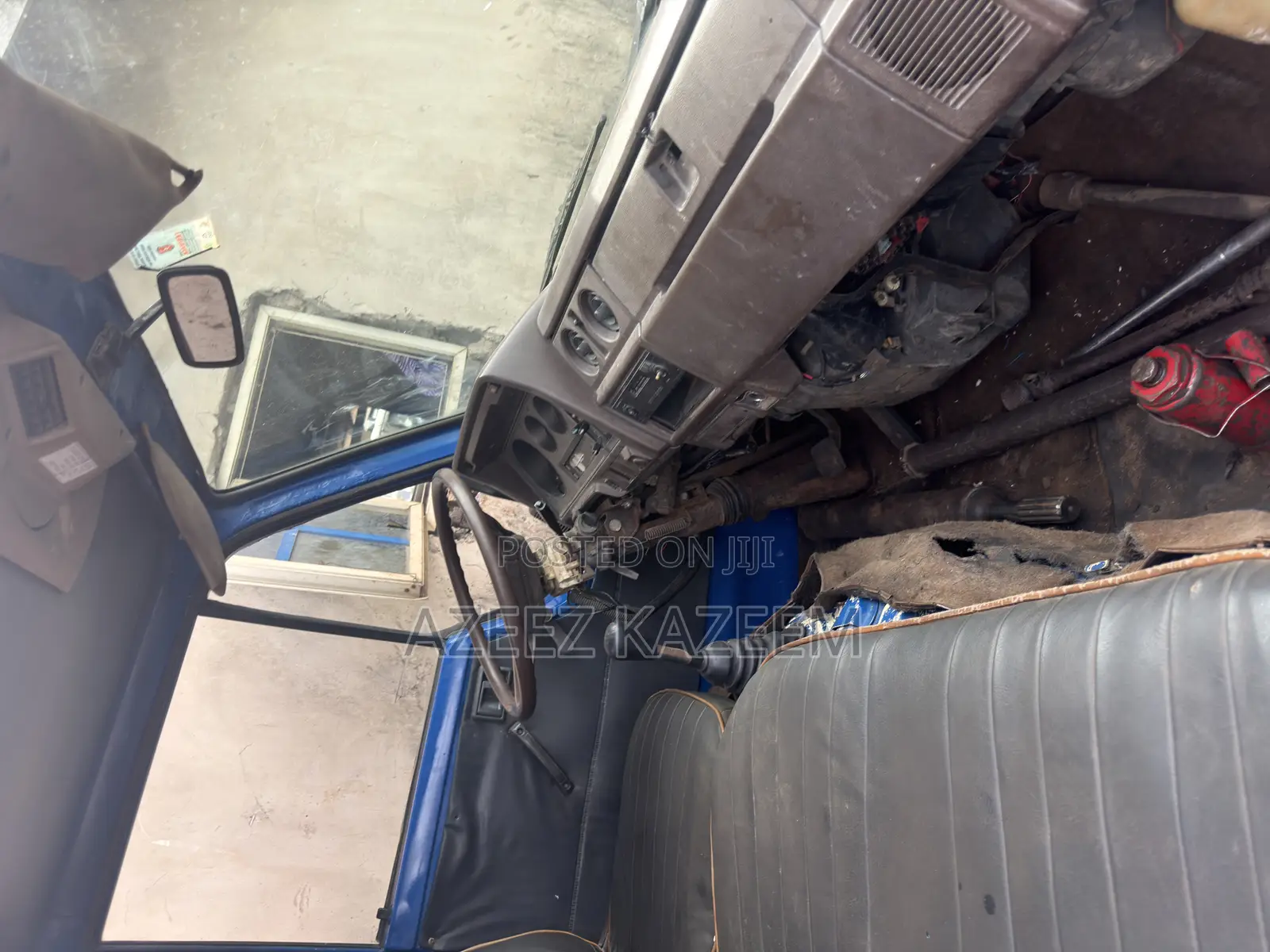 Toyota Dyna 250 Old Model 6 Tyre Blue