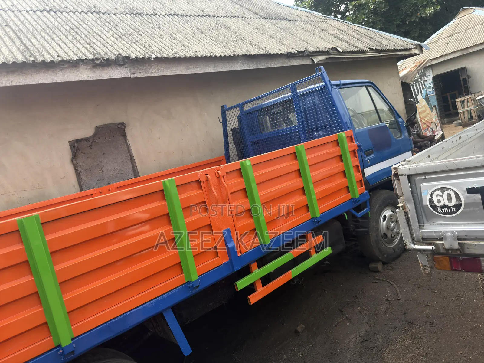 Toyota Dyna 250 Old Model 6 Tyre Blue