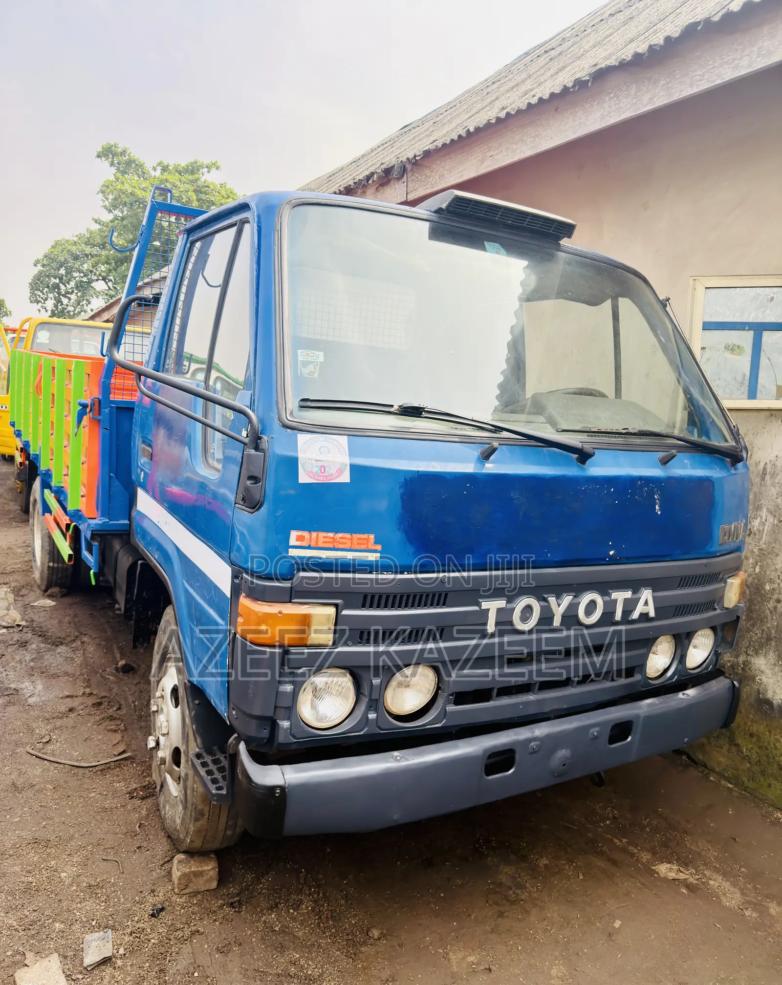 Toyota Dyna 250 Old Model 6 Tyre Blue