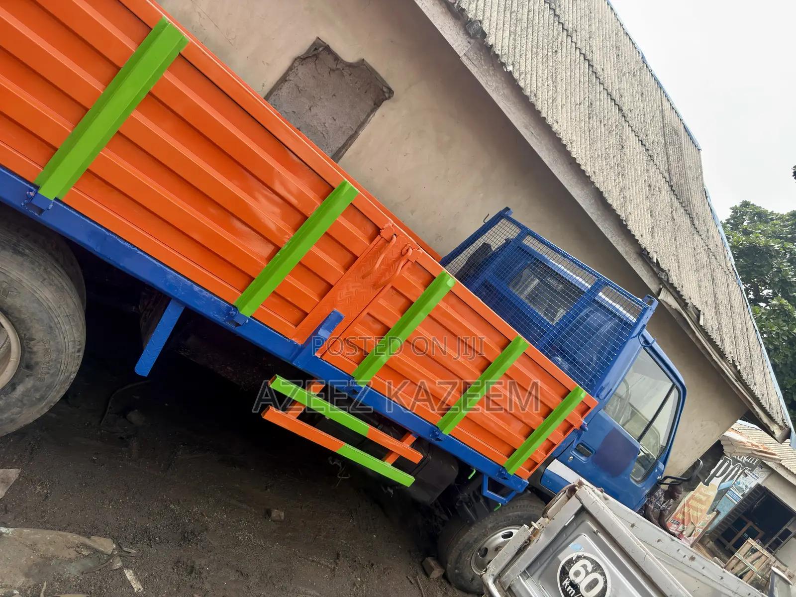 Toyota Dyna 250 Old Model 6 Tyre Blue