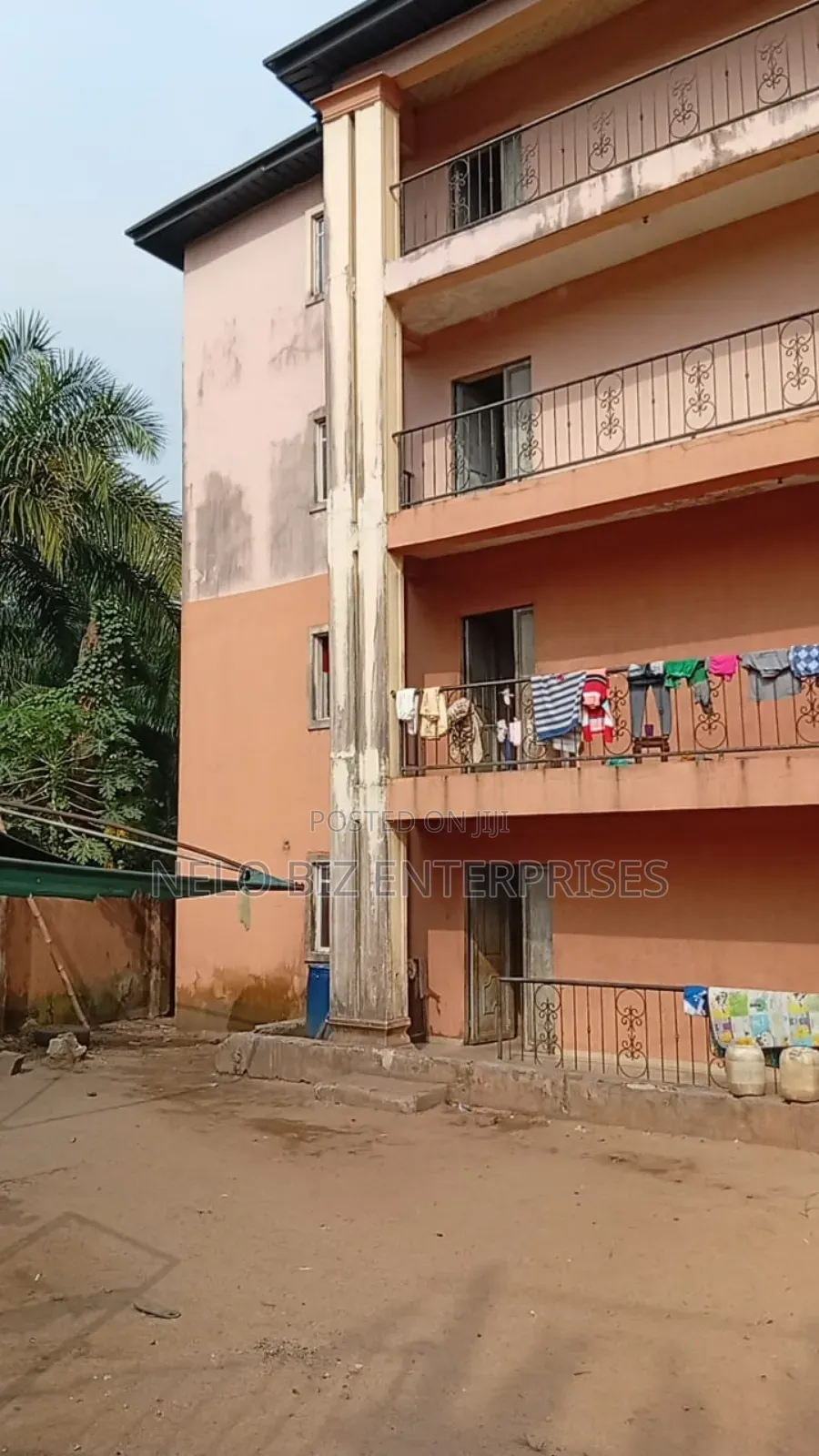 20bdrm Apartment in Owerri for sale