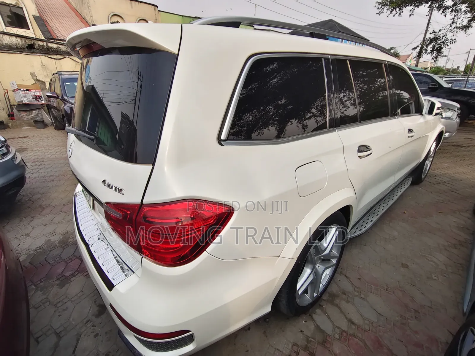 Mercedes-Benz GL-Class GL550 4MATIC 4dr SUV AWD (4.7L 8cyl Turbo 7A)