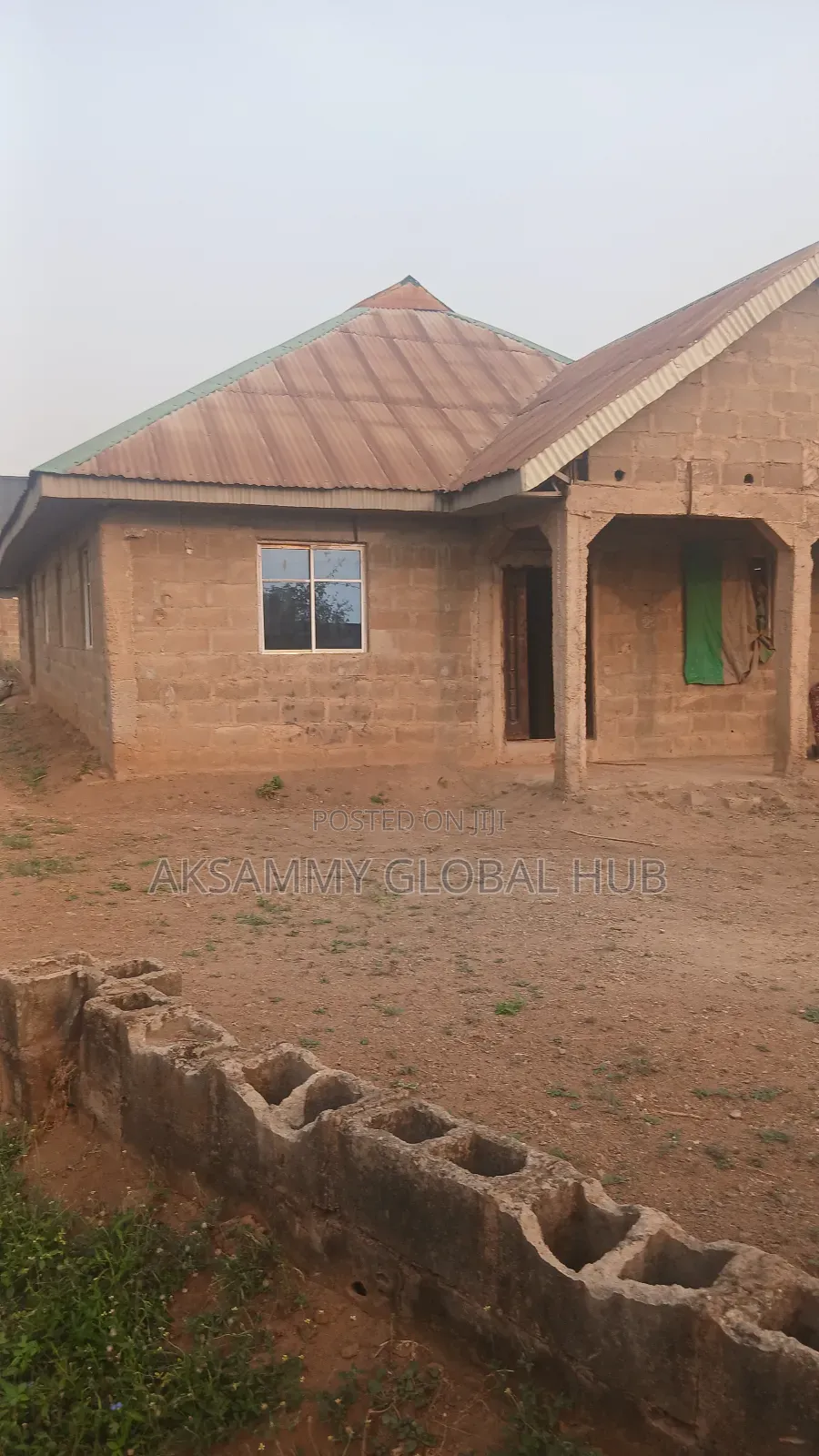 10bdrm Bungalow in Ajia, Ibadan for sale