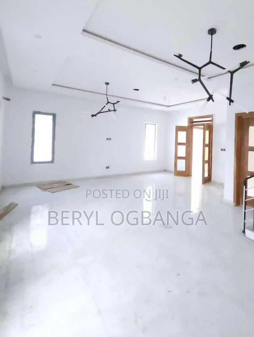 5bdrm Duplex in Ikate for sale