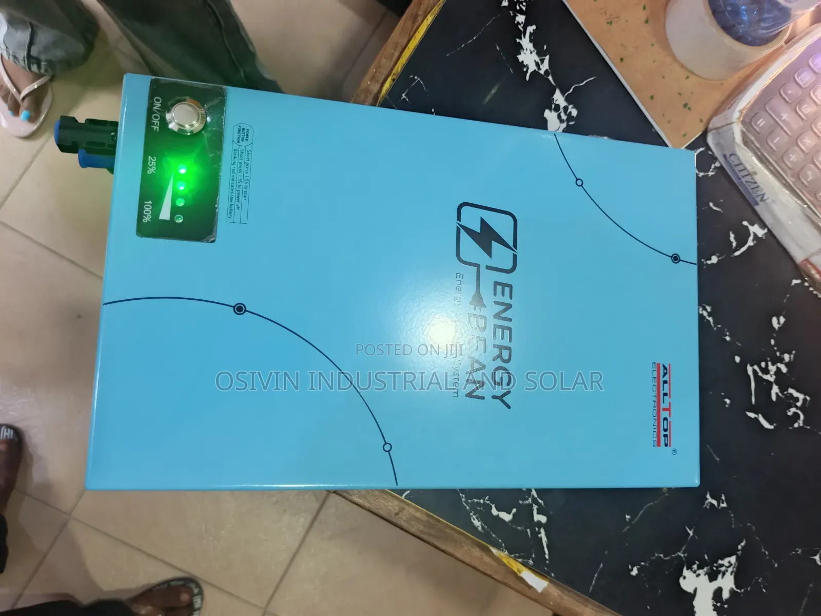 1kwh Energy Bean All in One Solar Generator With 200w Solar Panel 1pc