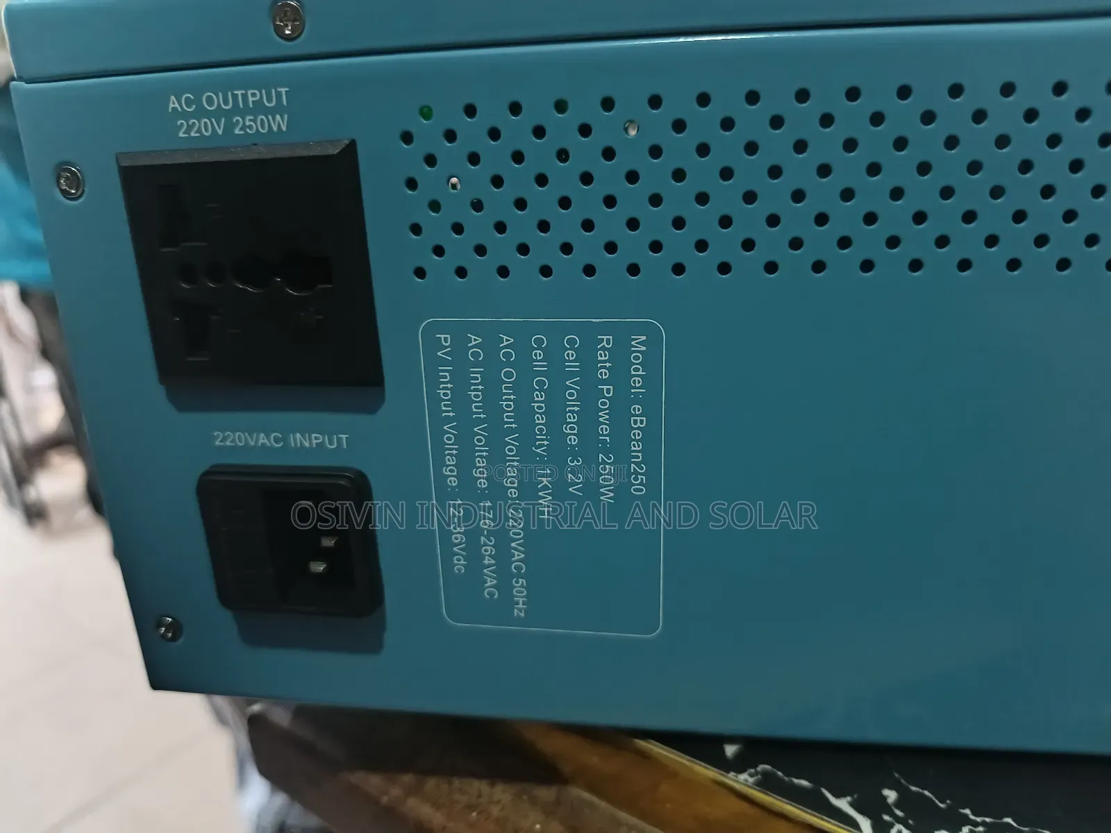 1kwh Energy Bean All in One Solar Generator With 200w Solar Panel 1pc