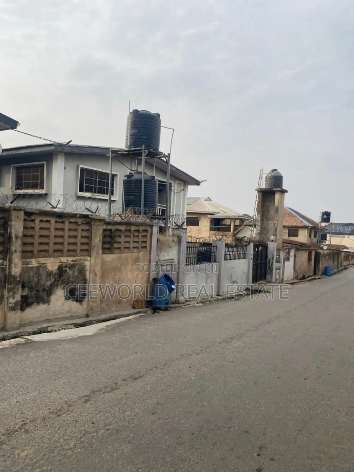 3bdrm Block of Flats in Felele Challenge for sale
