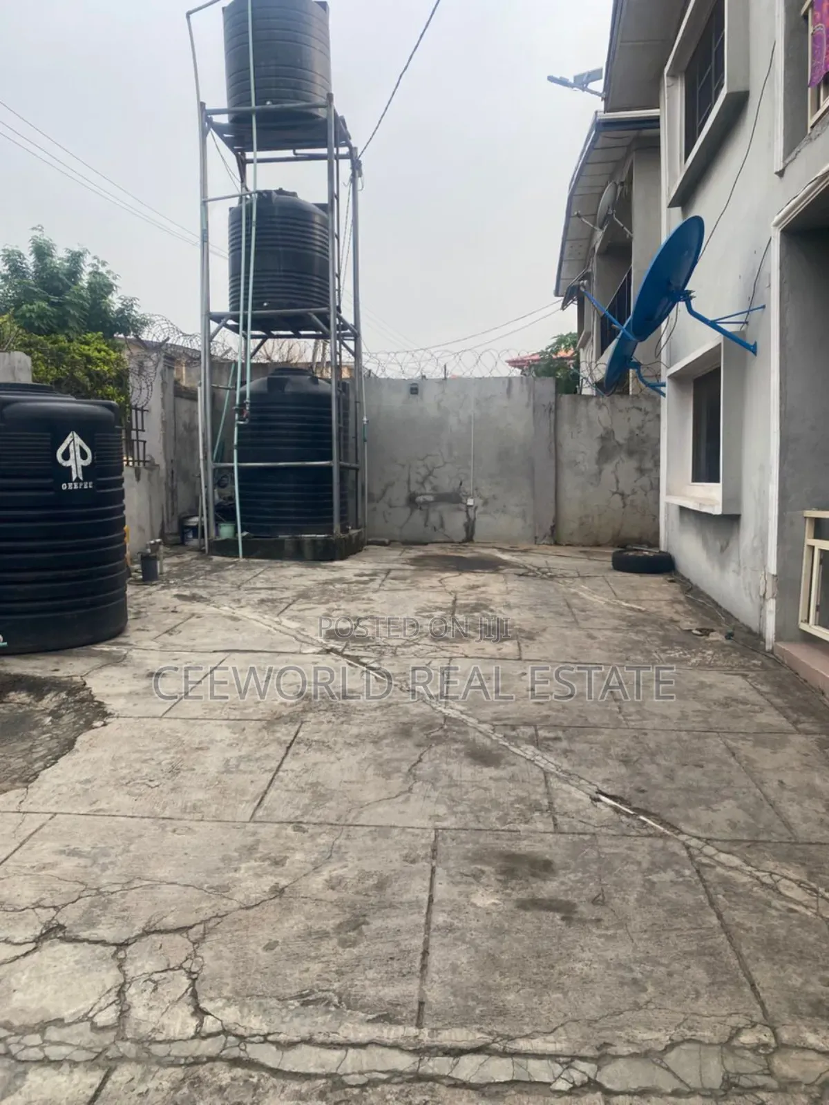 3bdrm Block of Flats in Felele Challenge for sale