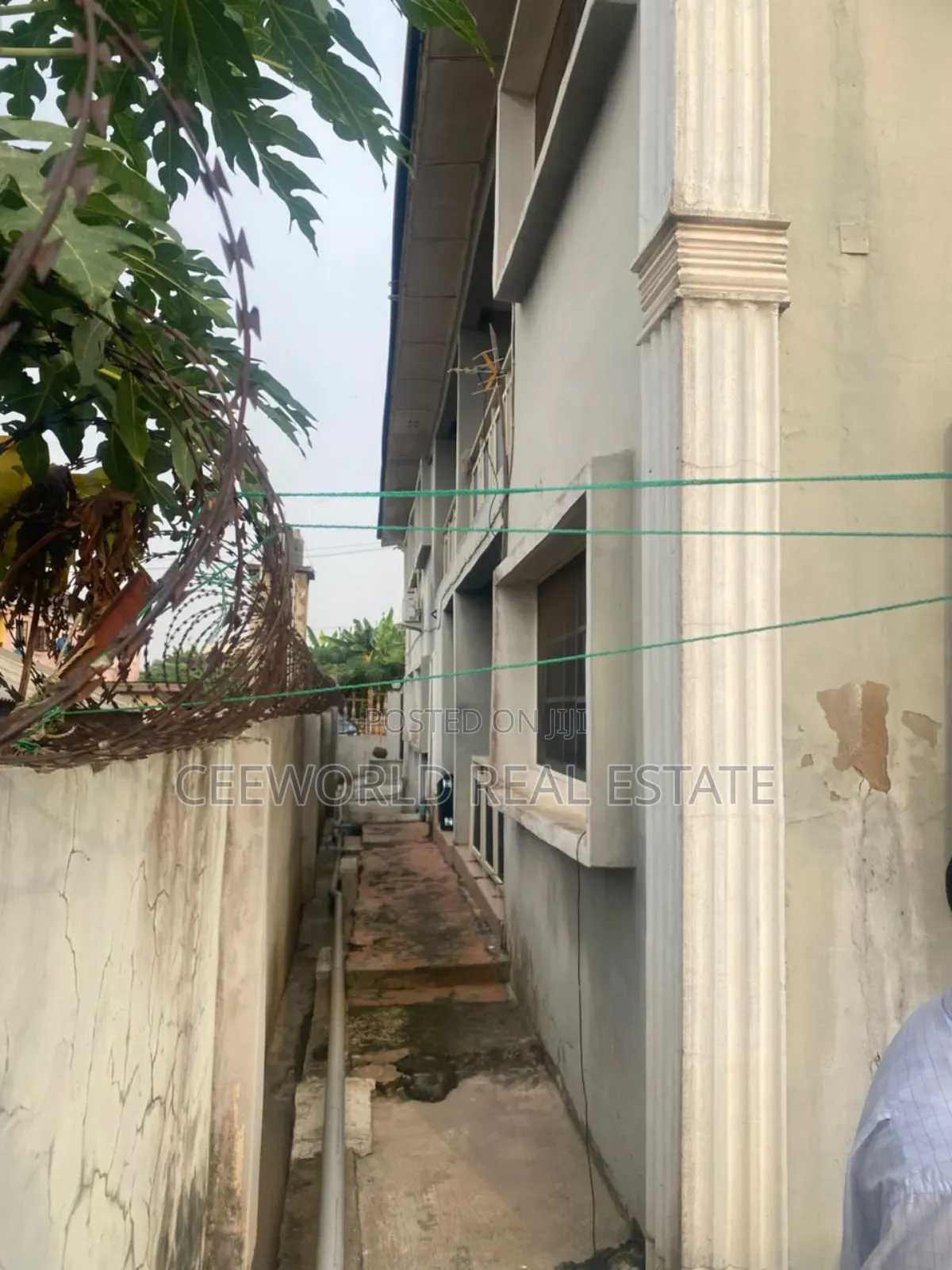 3bdrm Block of Flats in Felele Challenge for sale
