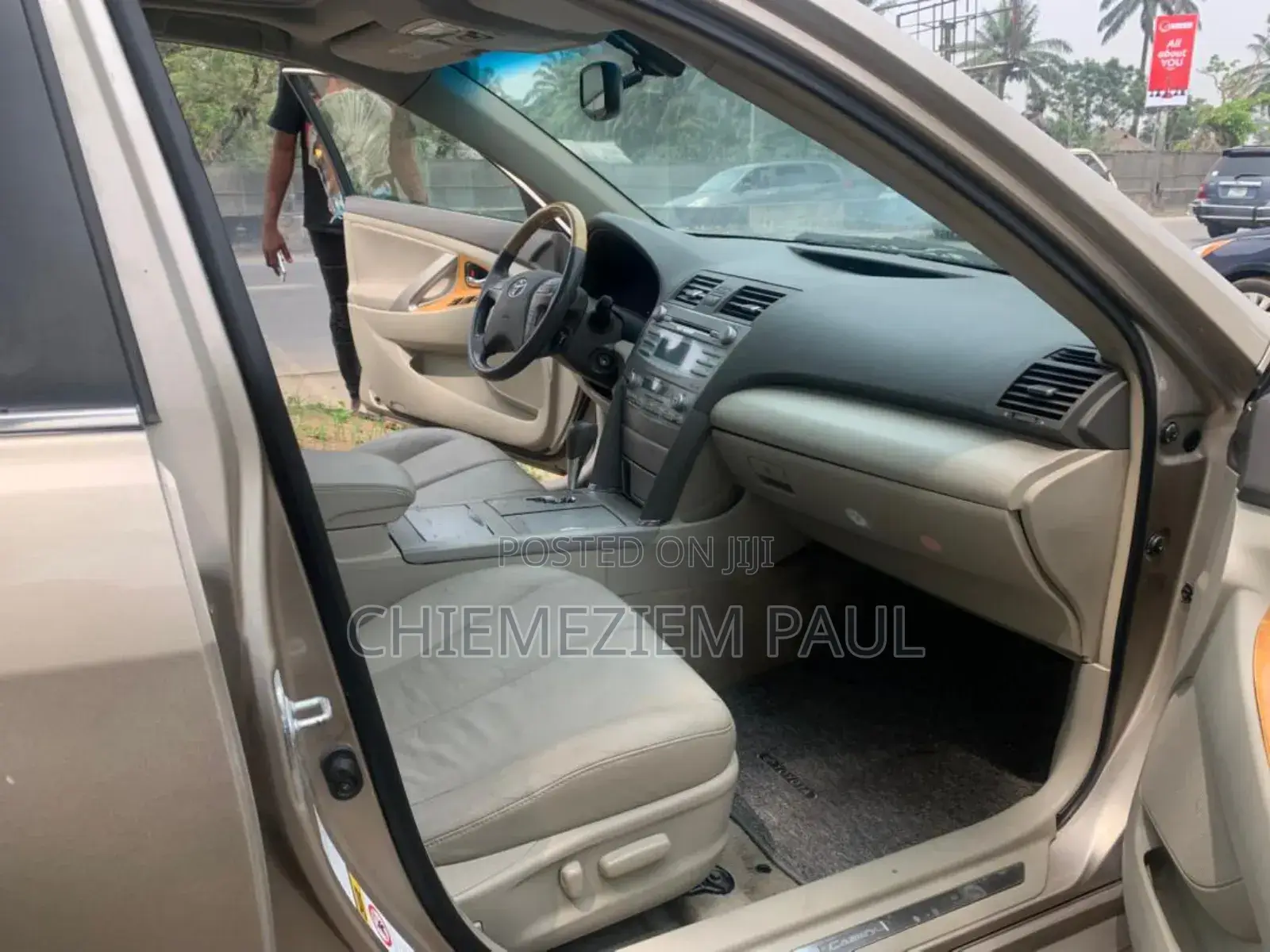 Toyota Camry XLE 4dr Sedan (2.4L 4cyl 5A) 2009 Gold