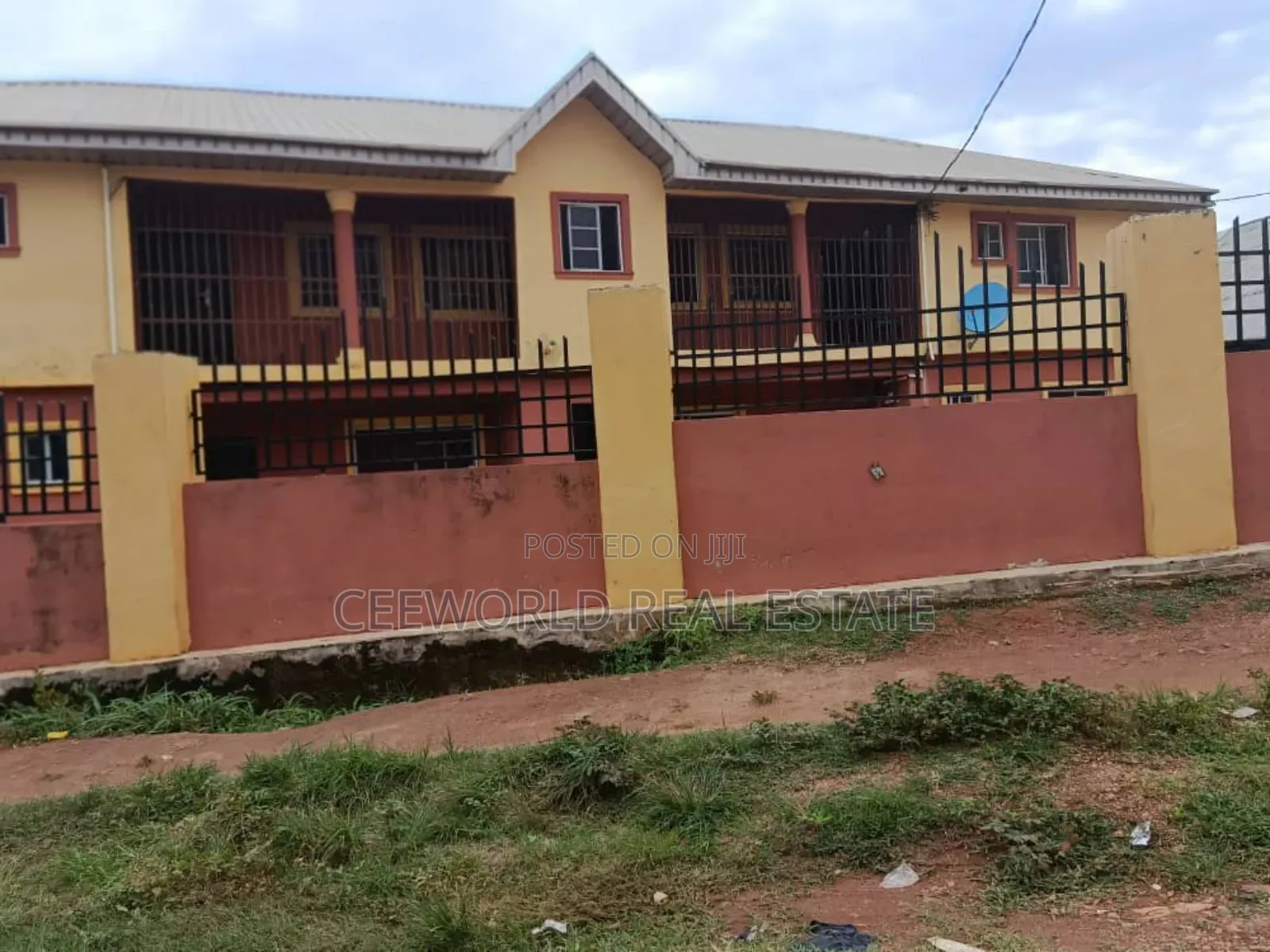 3bdrm Block of Flats in Ologbo Estate for sale