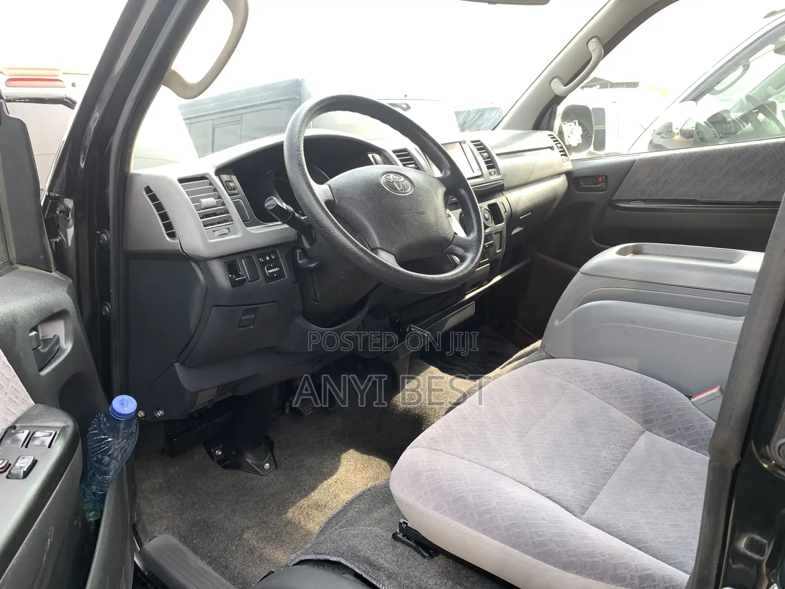 Toyota HiAce 2008 Black