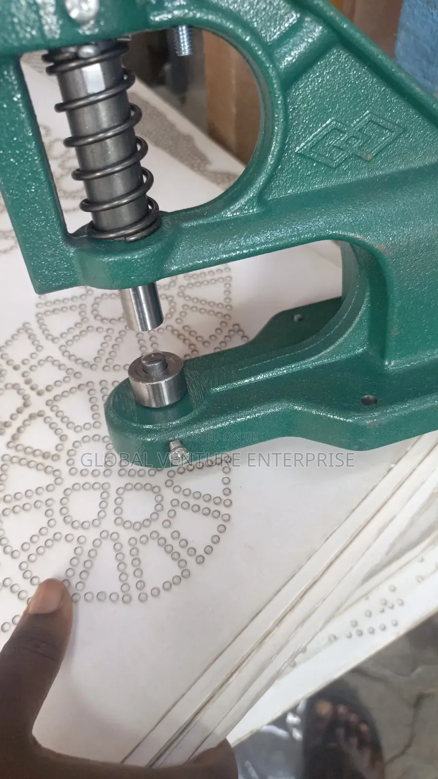 Eyelet Ring
