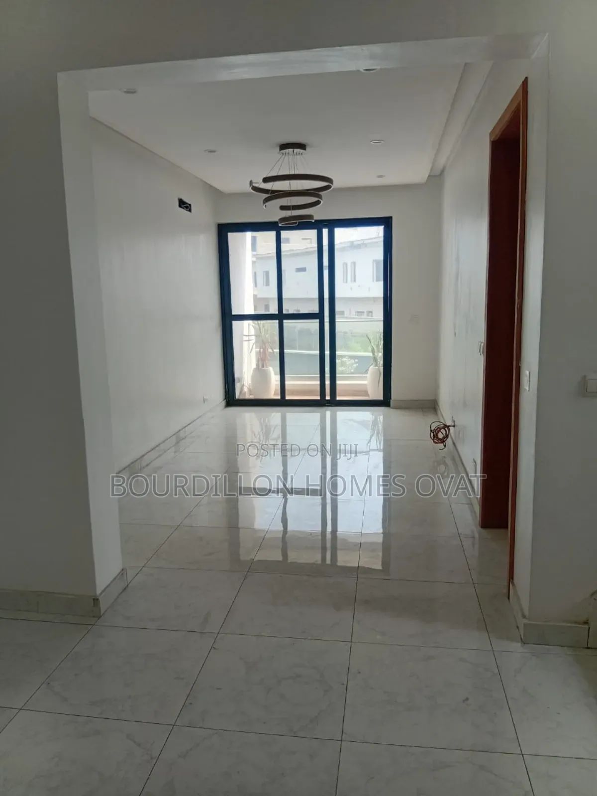 5bdrm House in Lekki Phase 1, Ofd, for rent