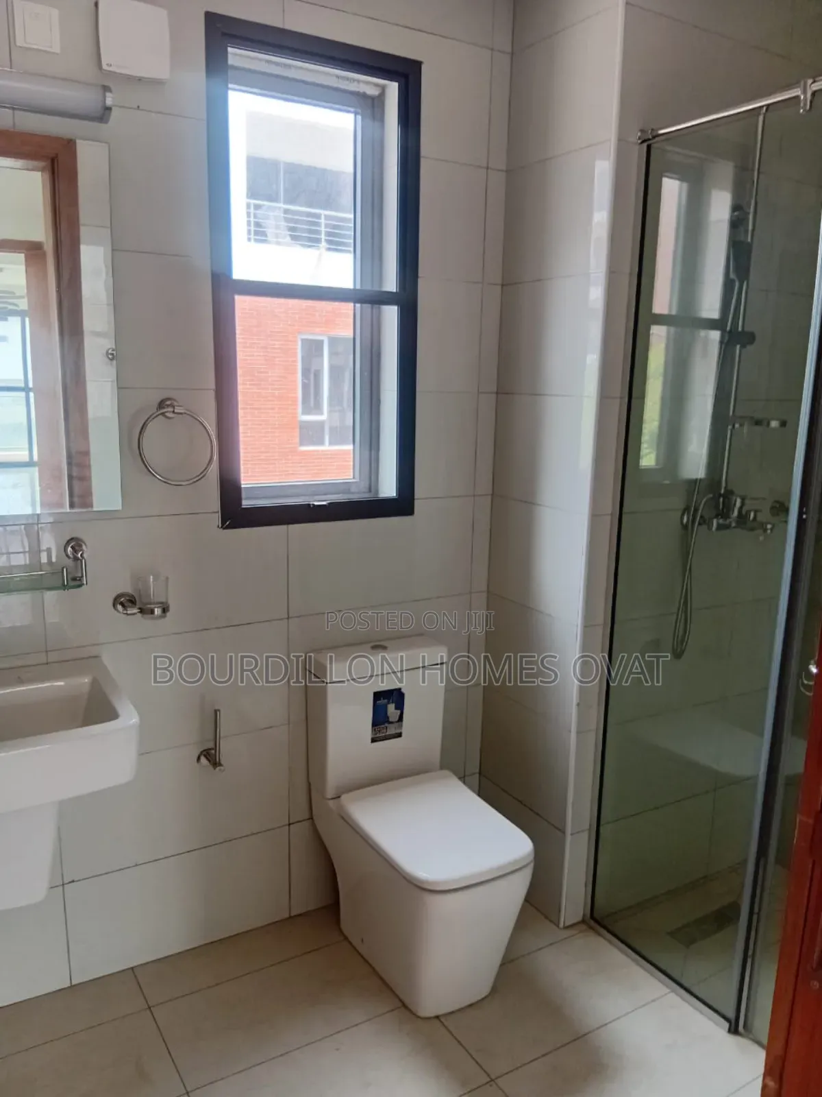 5bdrm House in Lekki Phase 1, Ofd, for rent