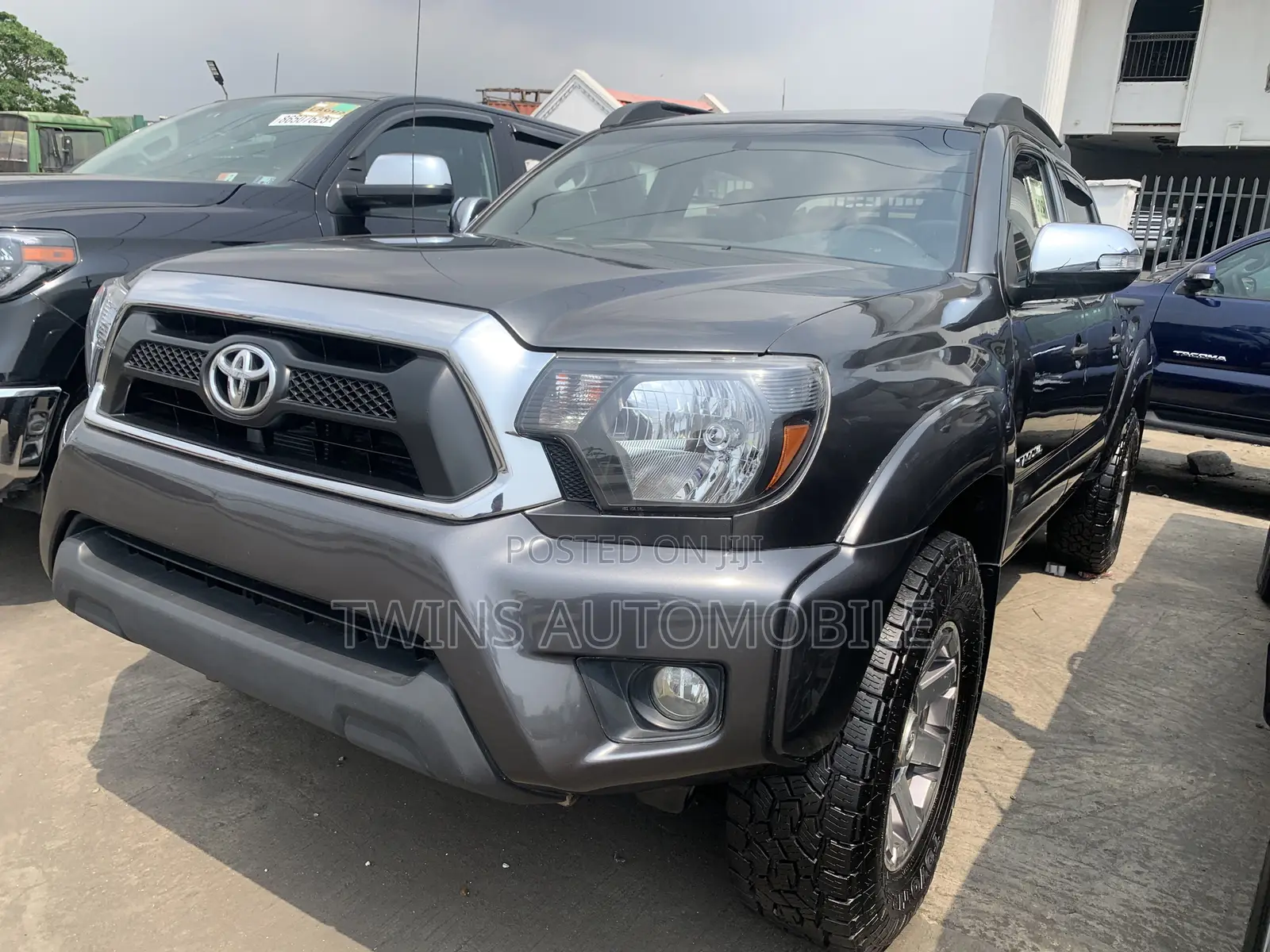 Toyota Tacoma Double Cab 4x4 4.0L V6 6-Speed Manual 2013 Gray