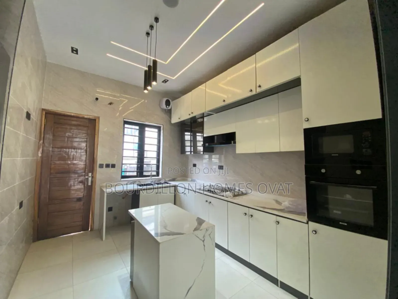 5bdrm Duplex in Ikota Lagos State for sale