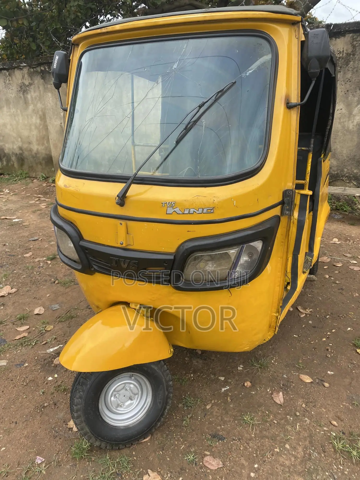 TVS King Cargo 2022 Yellow