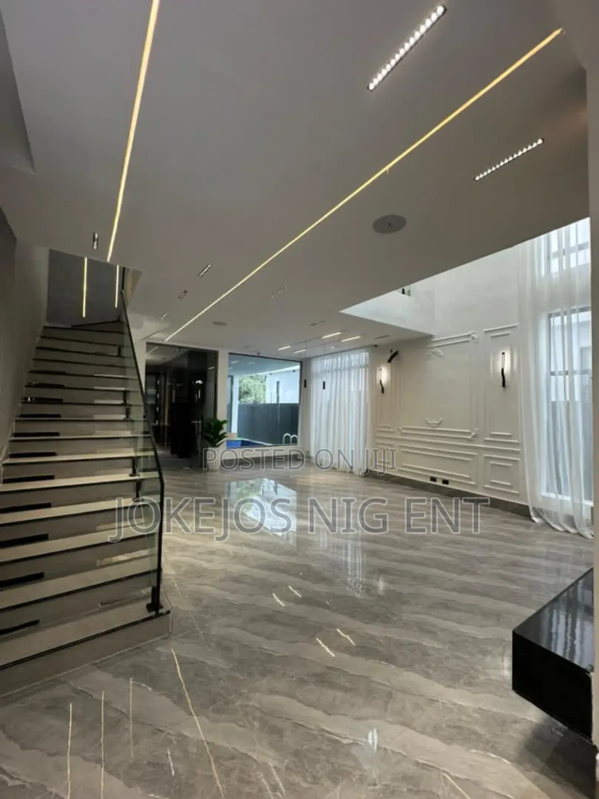 5bdrm Duplex in Chevron Drive Lekki for sale