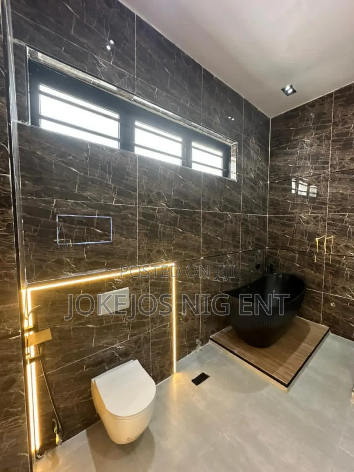 5bdrm Duplex in Chevron Drive Lekki for sale