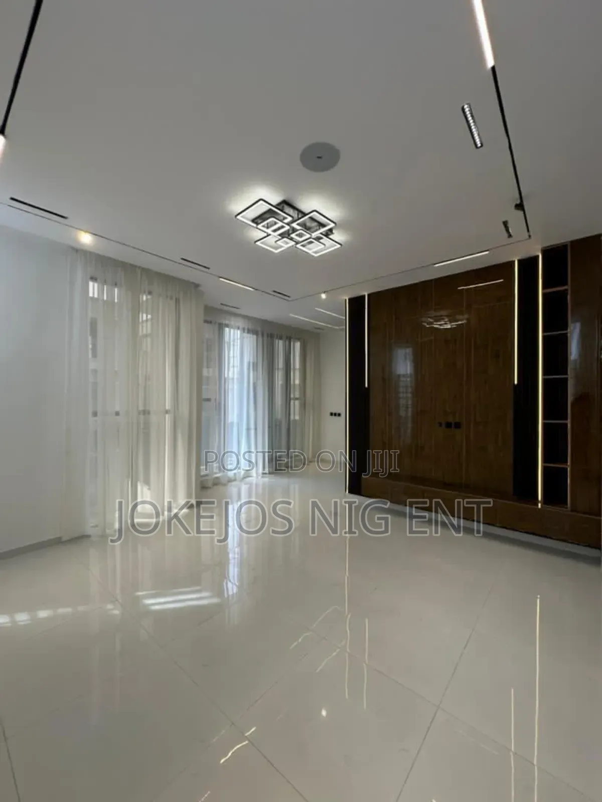 5bdrm Duplex in Chevron Drive Lekki for sale