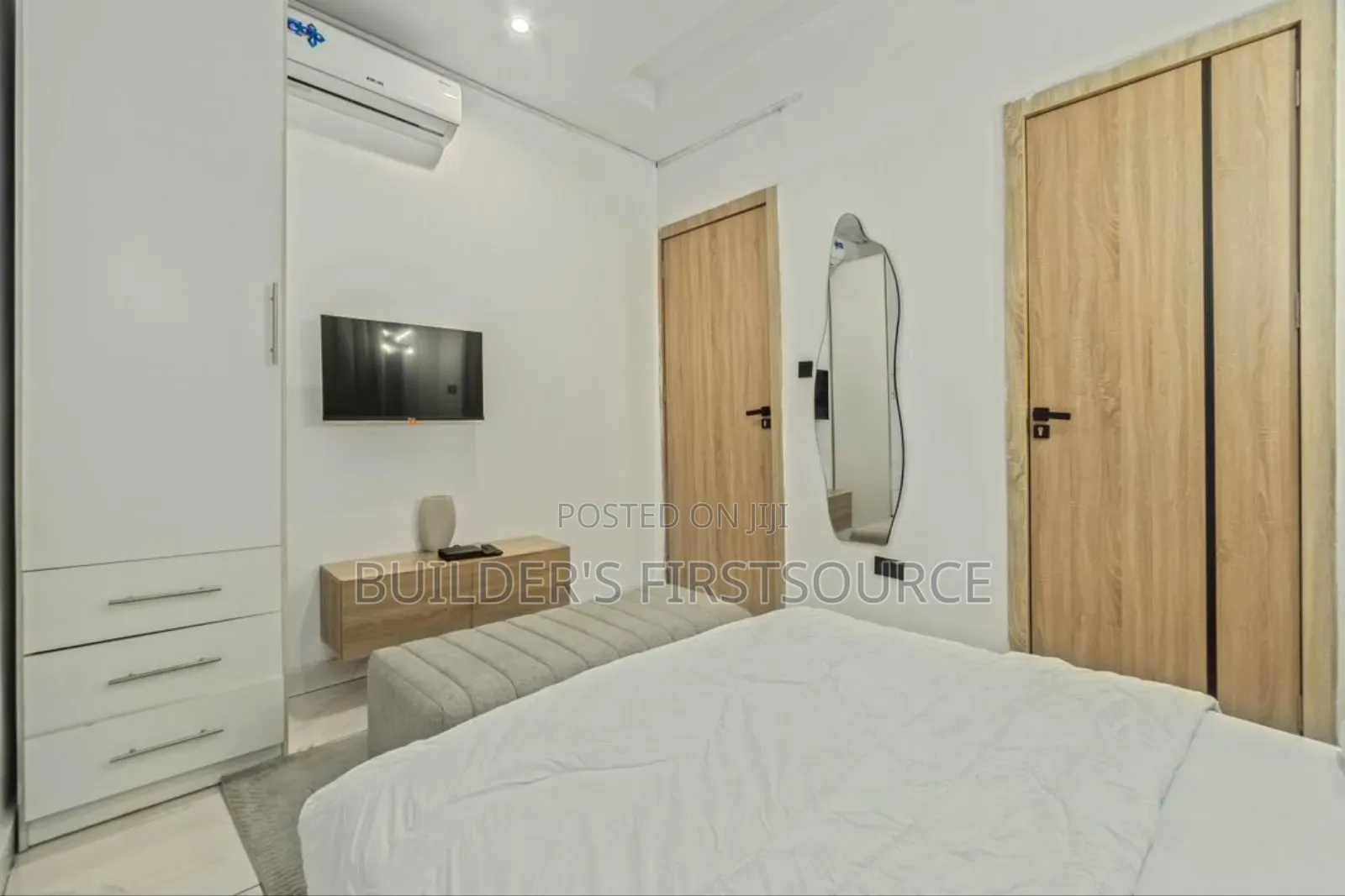 Maria's Crib Luxury New One Bedroom Apartment With Board/Dart Game