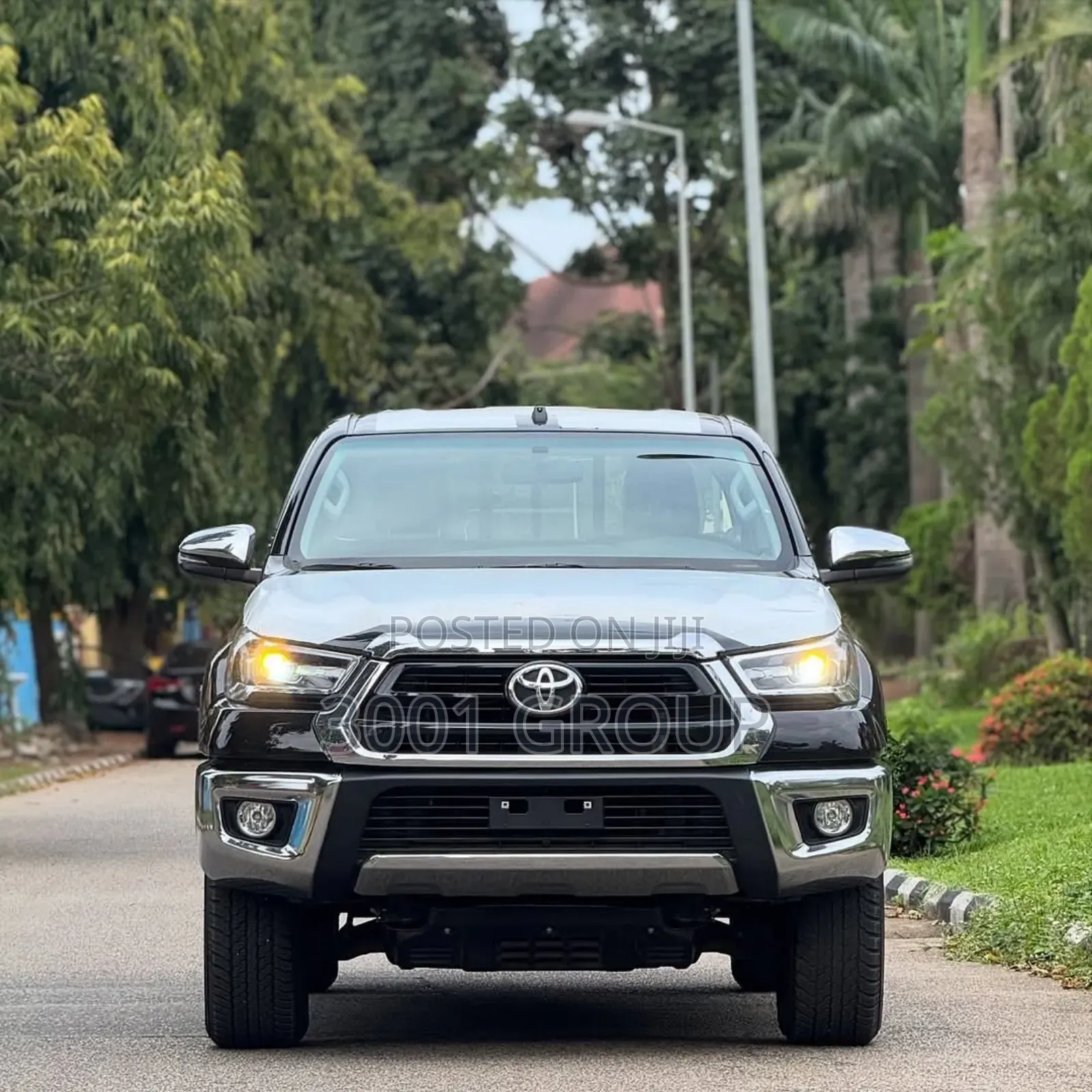 New Toyota Hilux 2025 Black