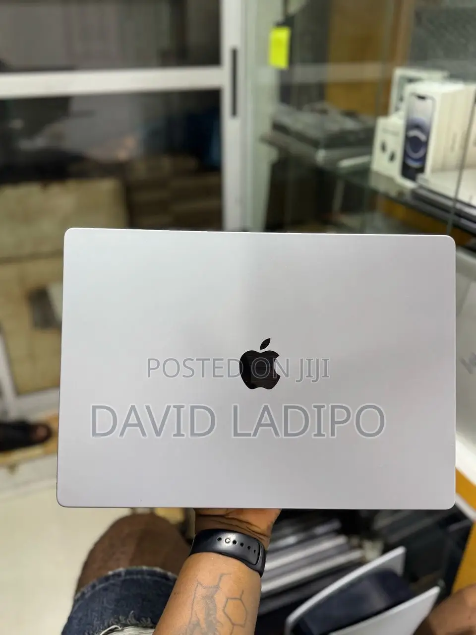 Laptop Apple MacBook Pro 2021 M1 16GB Apple M1 Pro SSD 512GB