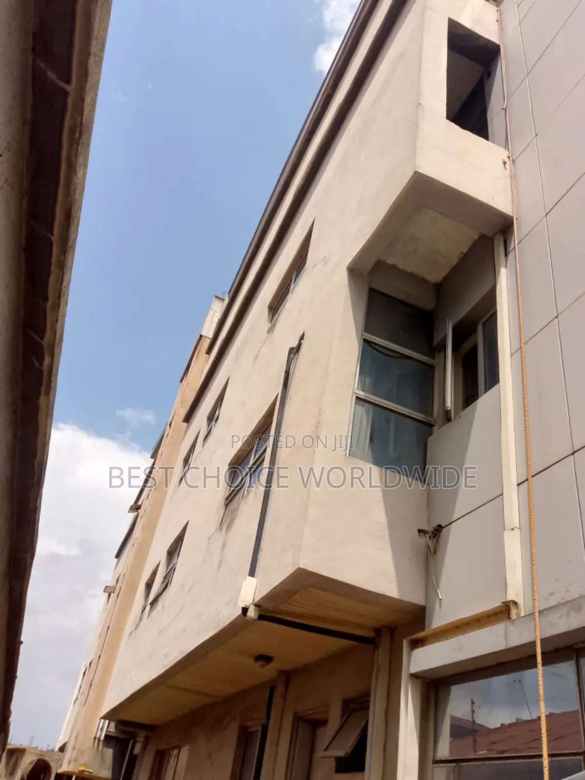 Tastefully Built Office Complex for Lease