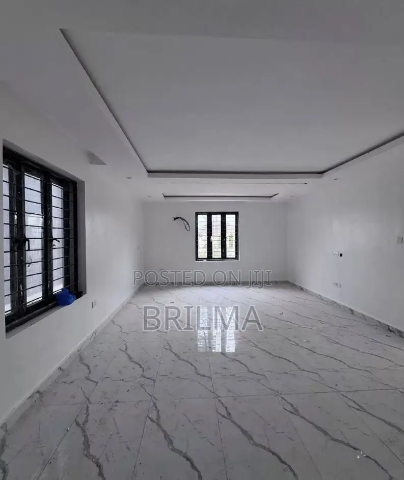 5bdrm Duplex in Kado for sale