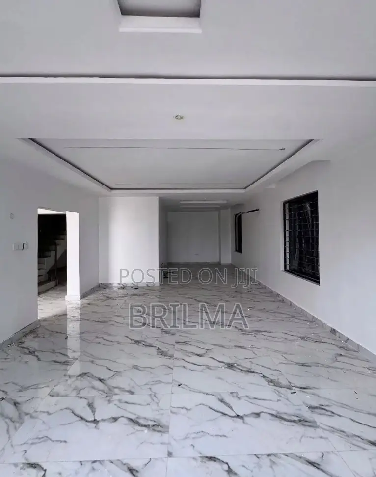 5bdrm Duplex in Kado for sale