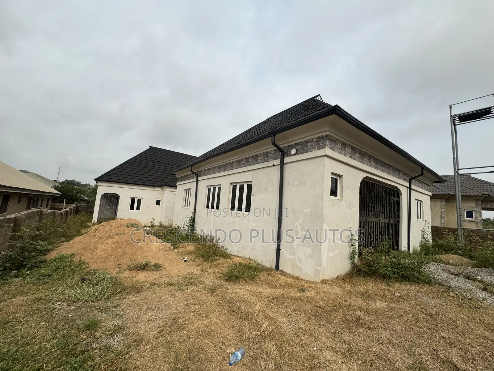 5bdrm Bungalow in Oluana, Ibadan for sale