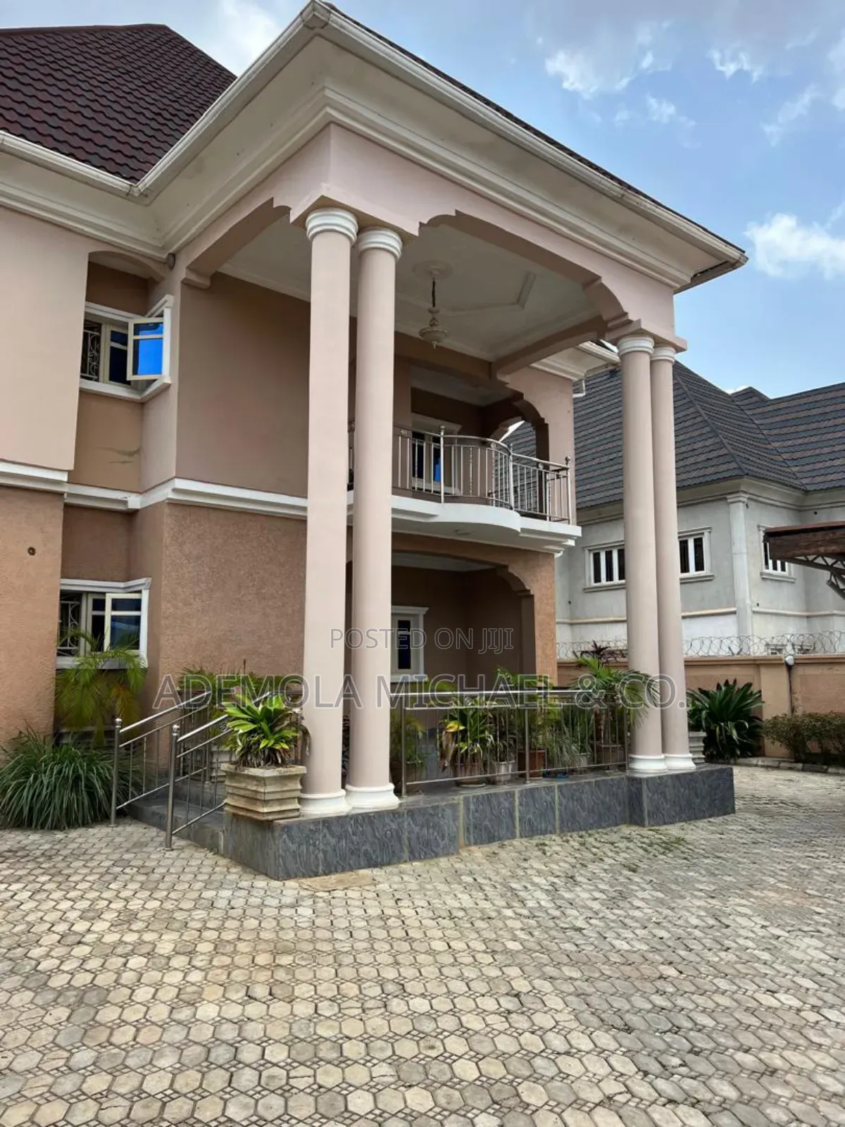 5bdrm Duplex in Ipent 7 Estate for sale