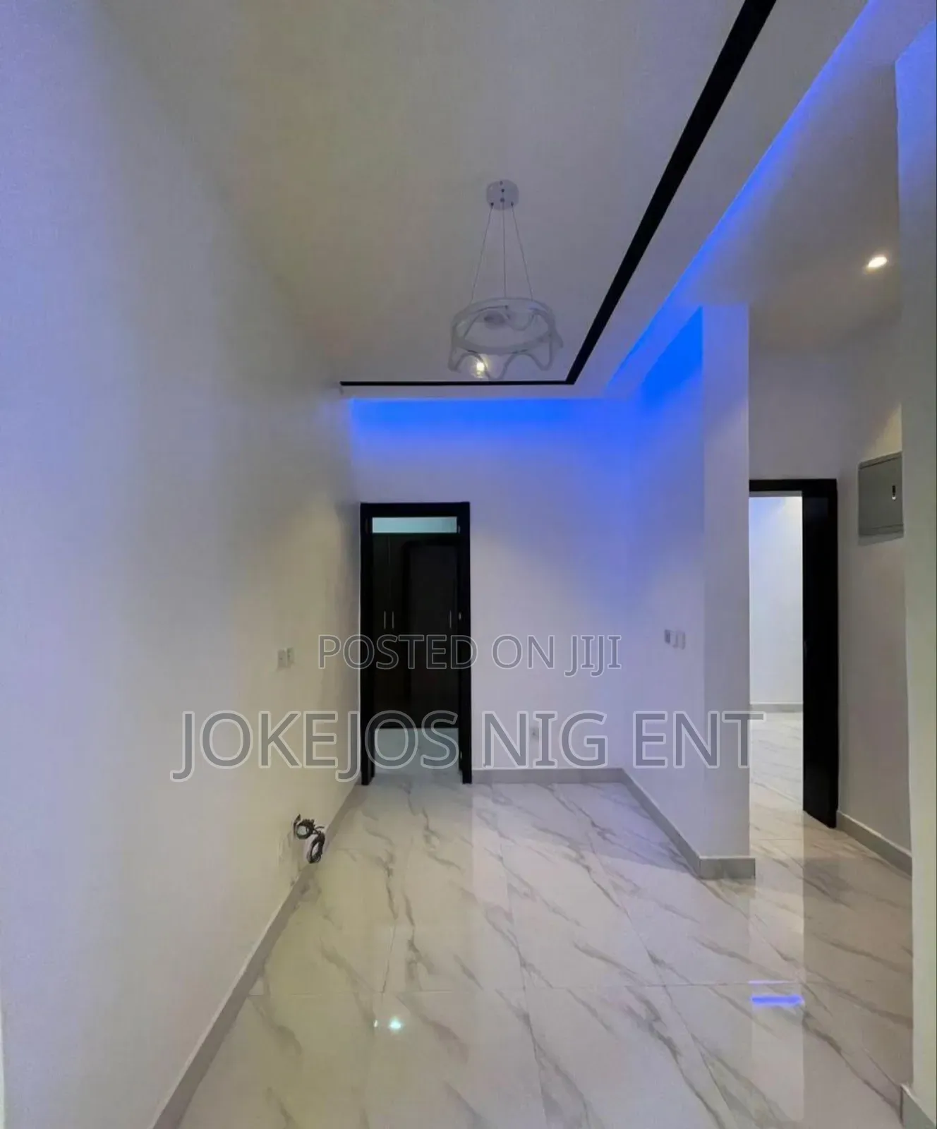 4bdrm Duplex in Chevron Drive for sale