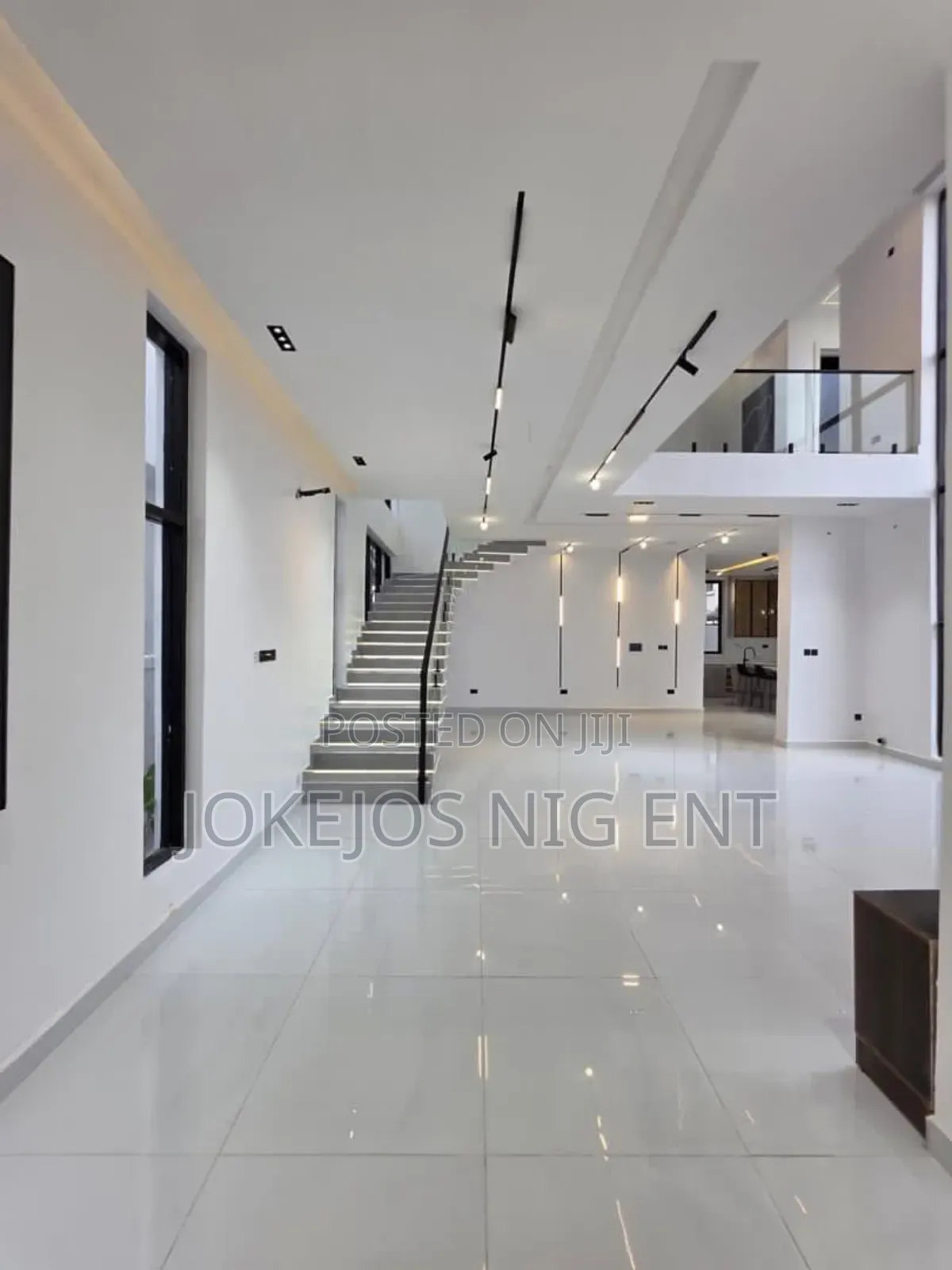 5bdrm Duplex in Chevron Drive Lekki for sale