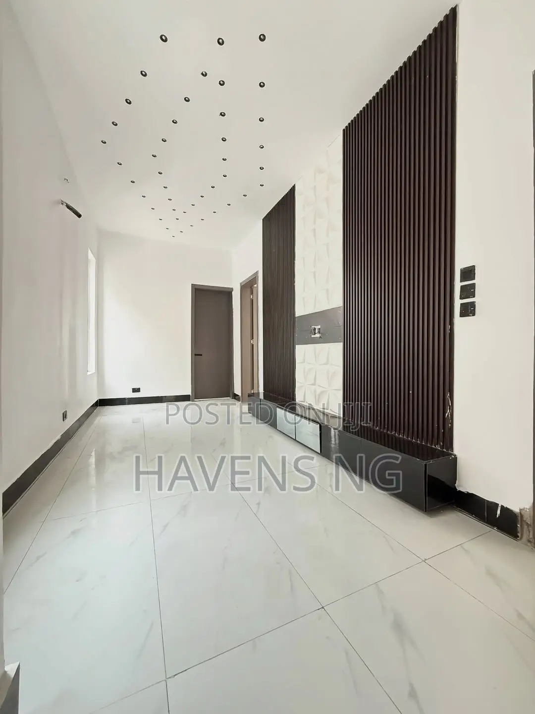 5bdrm Duplex in Sangotedo for sale