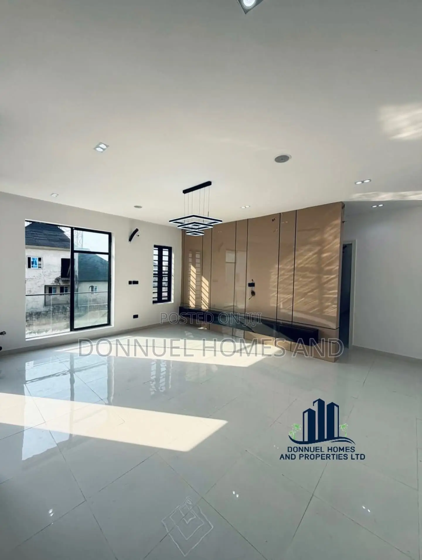 2bdrm Apartment in Lekki for sale