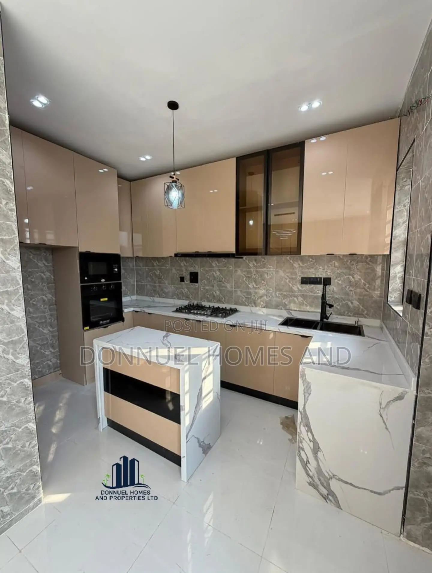 2bdrm Apartment in Lekki for sale