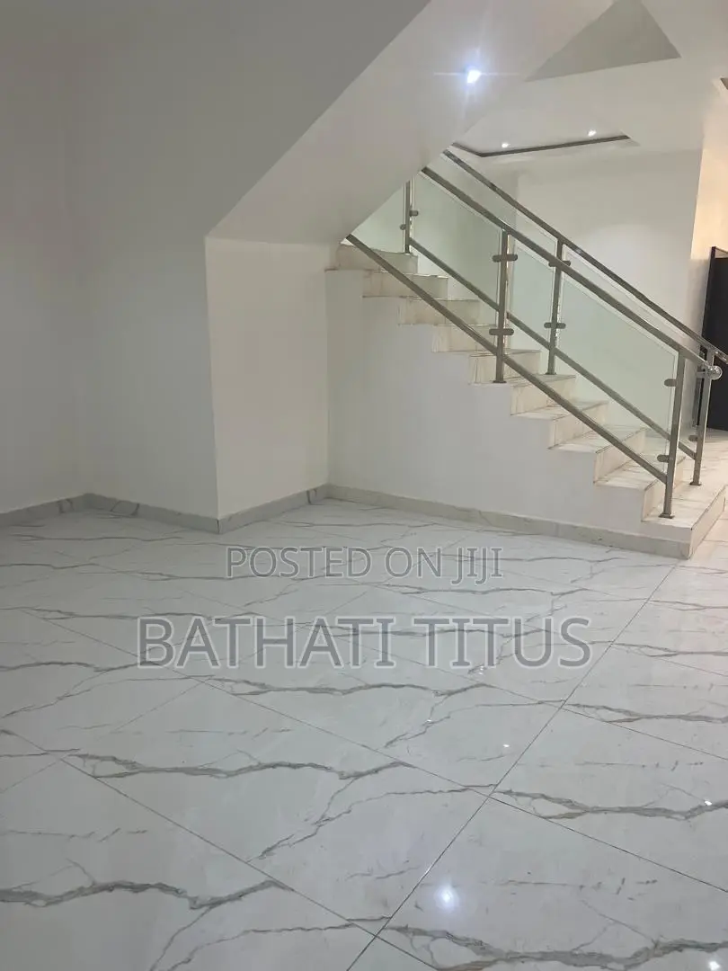 5bdrm Duplex in Life Camp for rent