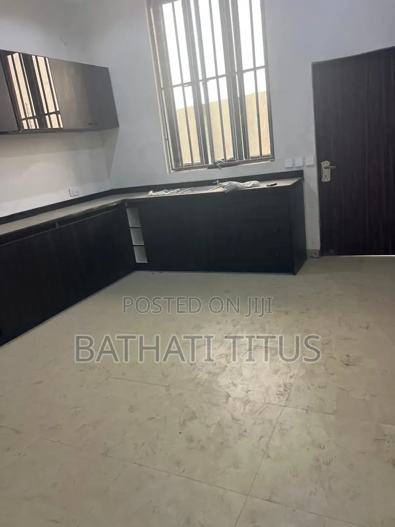 5bdrm Duplex in Life Camp for rent