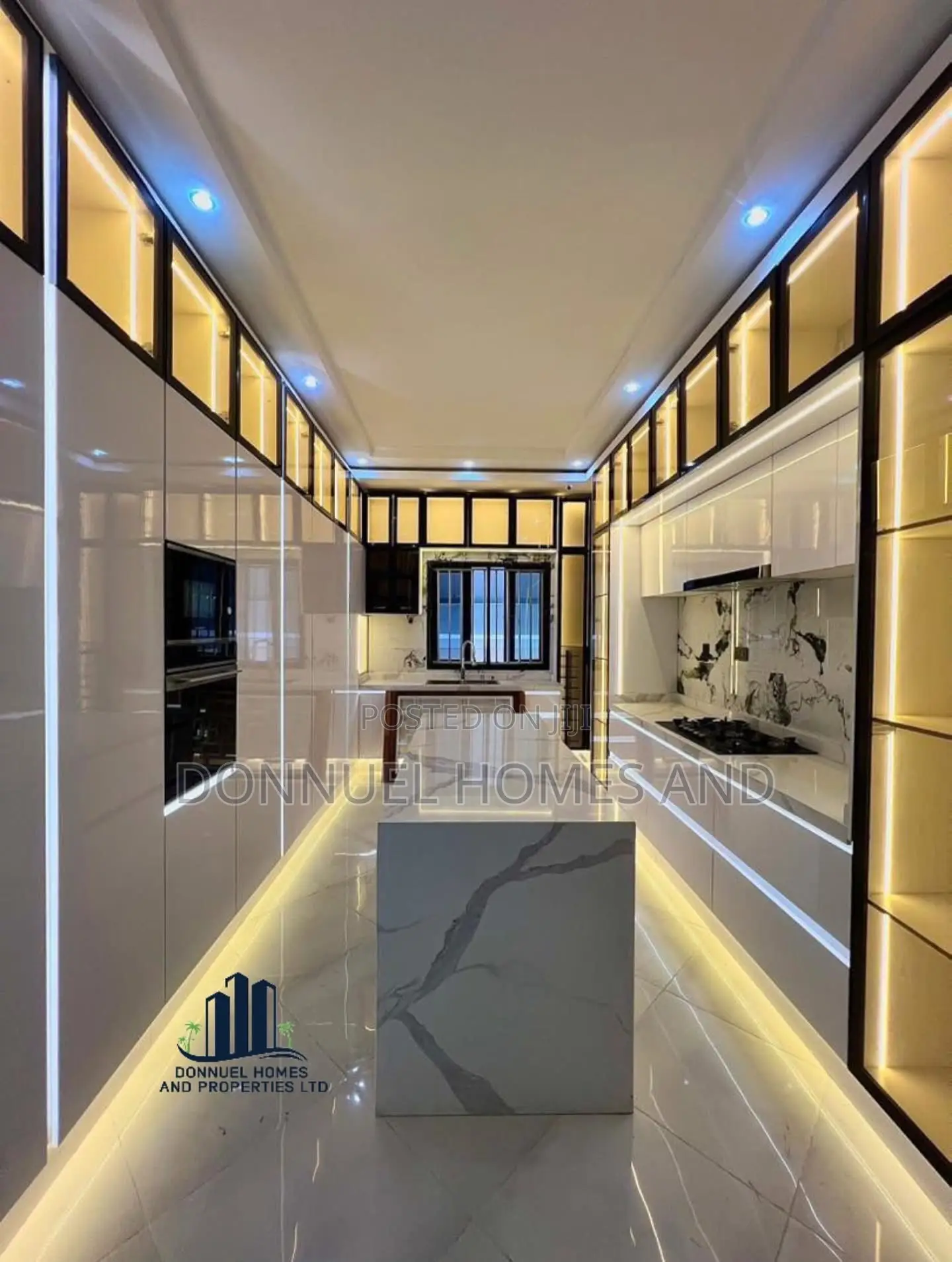 5bdrm Duplex in Lekki for sale