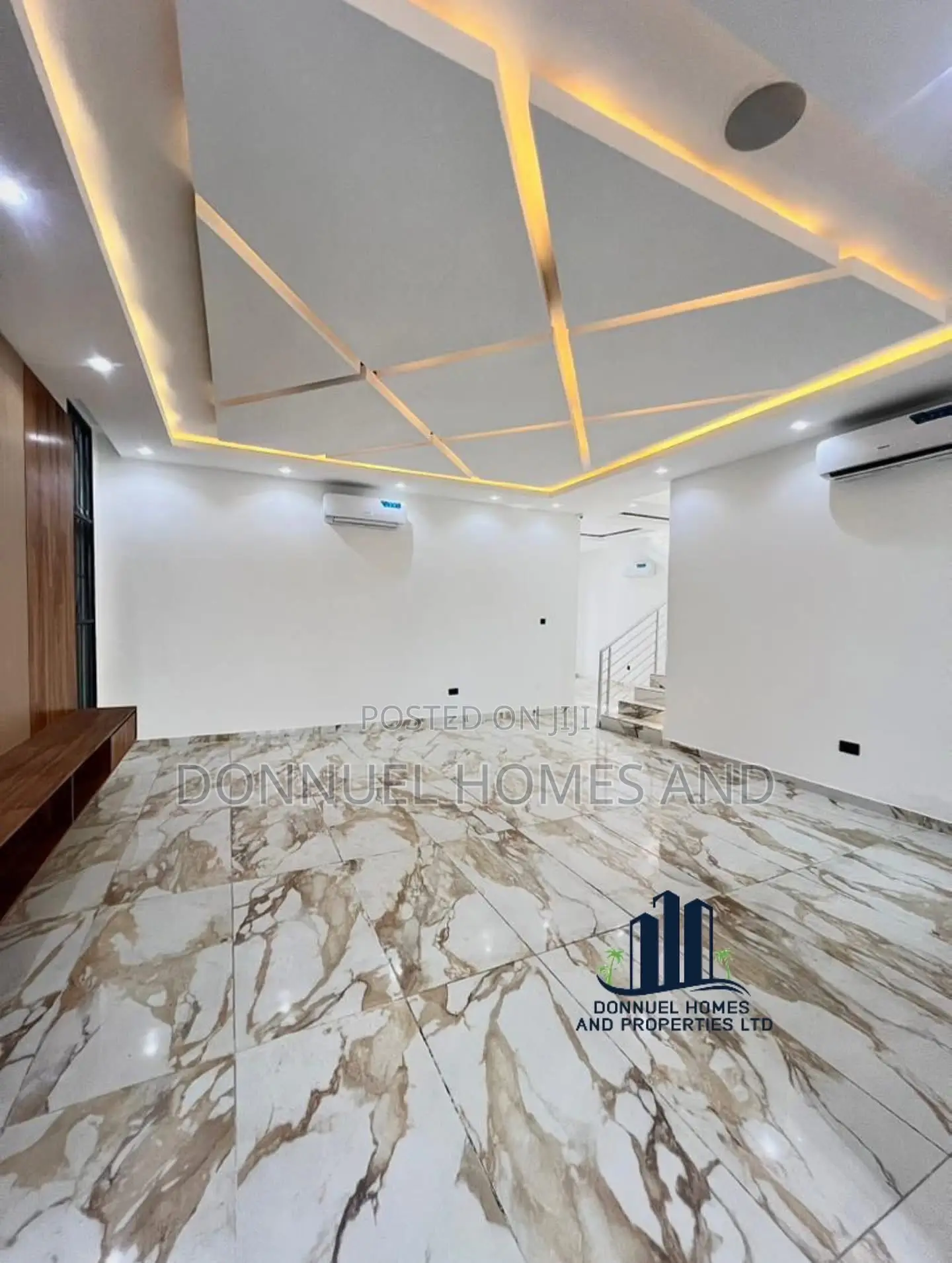 5bdrm Duplex in Lekki for sale
