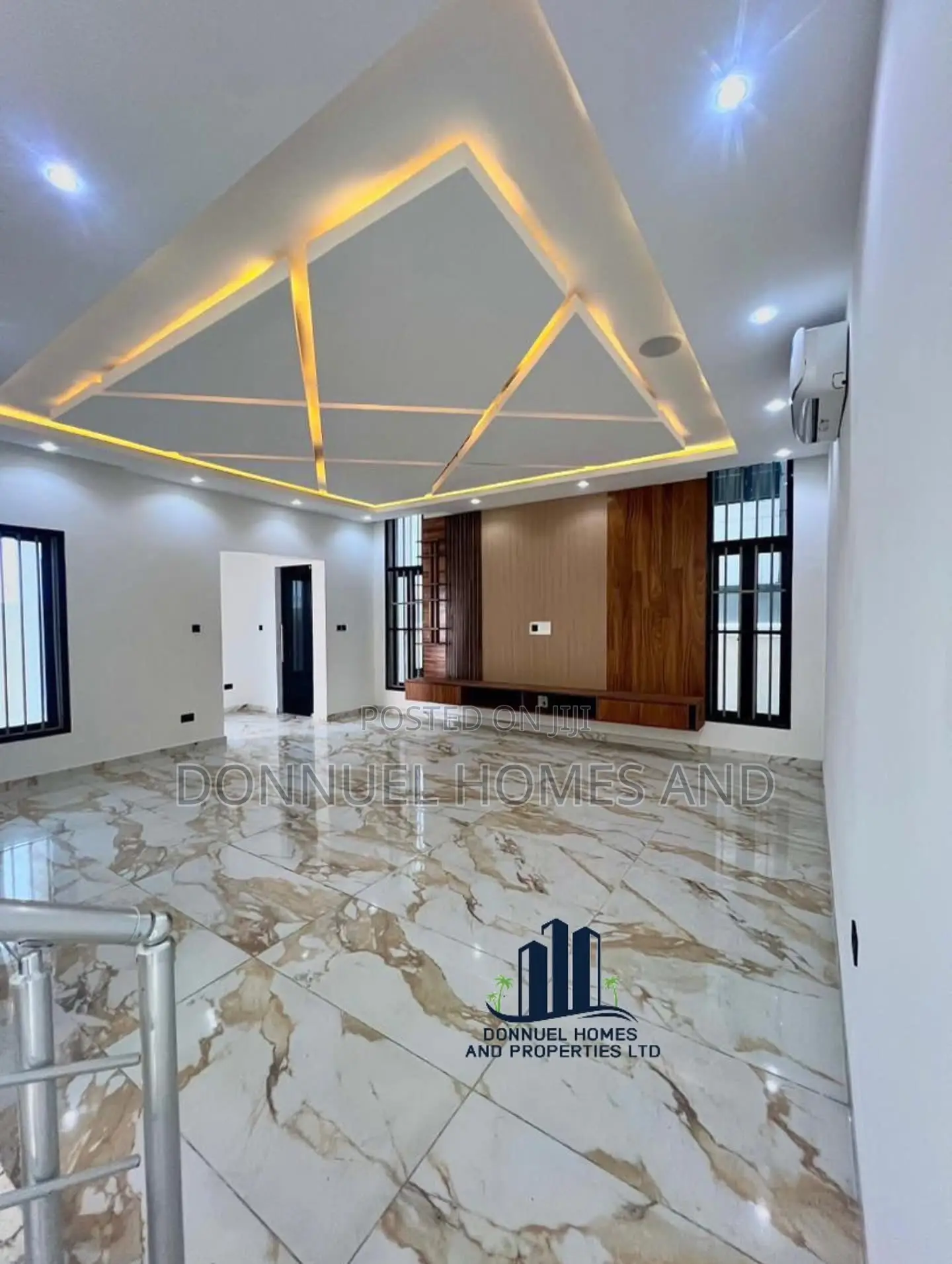 5bdrm Duplex in Lekki for sale
