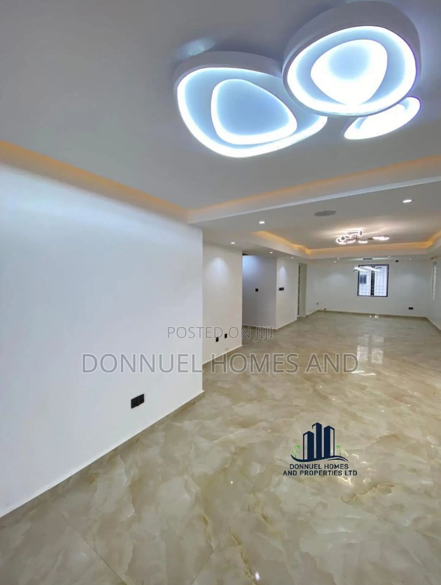 5bdrm Duplex in Lekki for sale