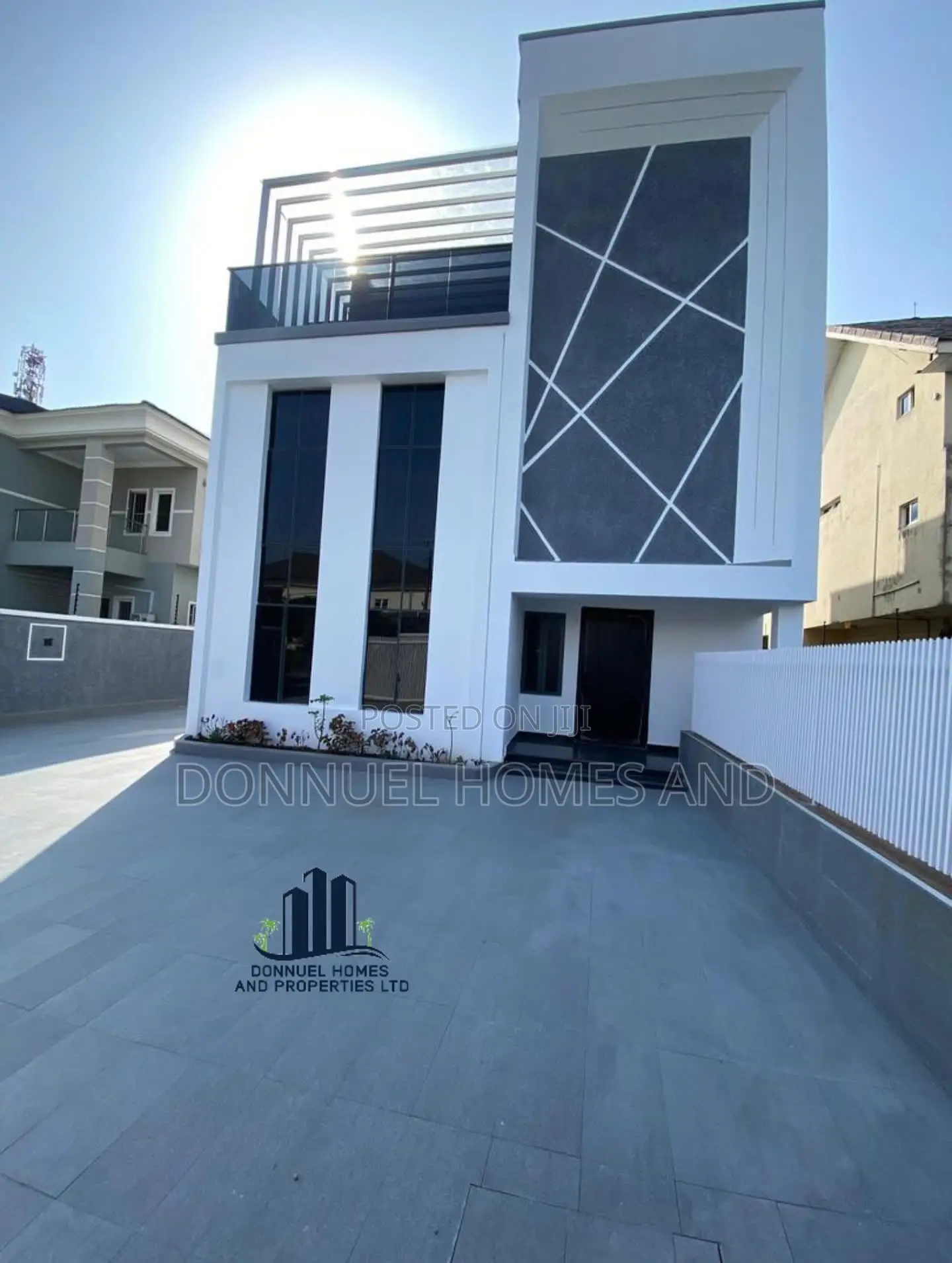 5bdrm Duplex in Lekki for sale