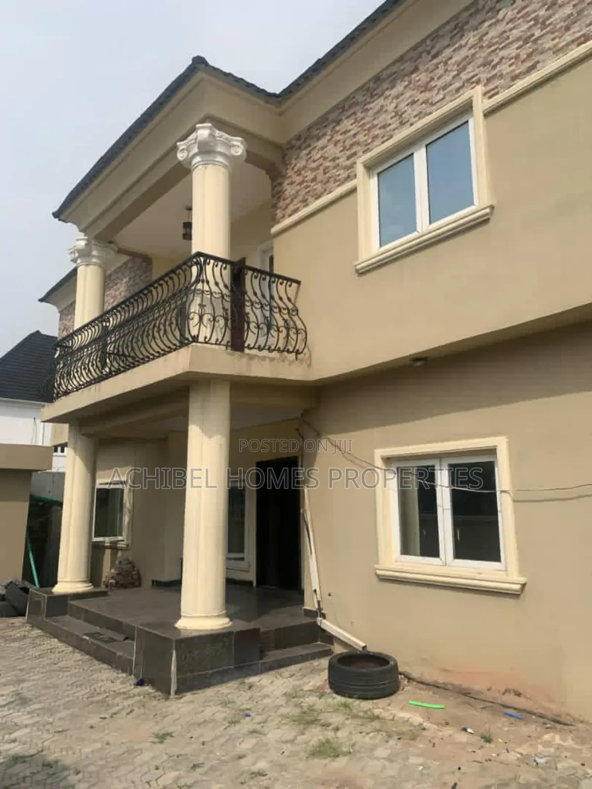 3bdrm Apartment in Oral Estate, Lekki Phase 2 for rent