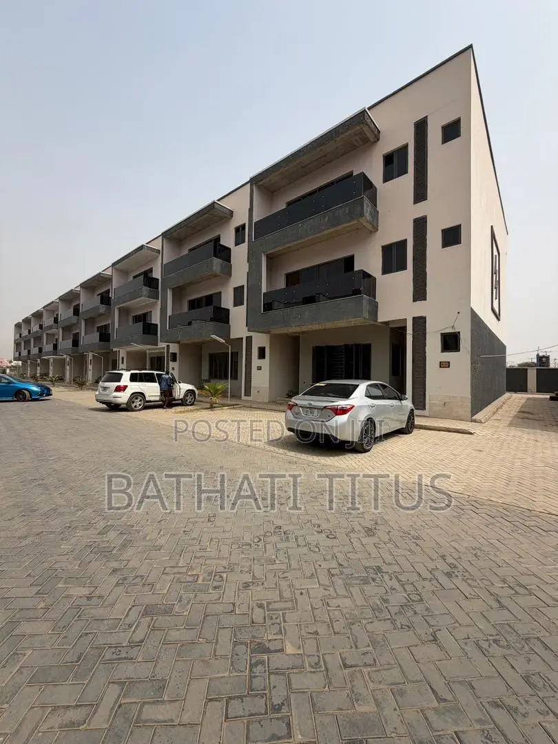 4bdrm Duplex in Kado for sale