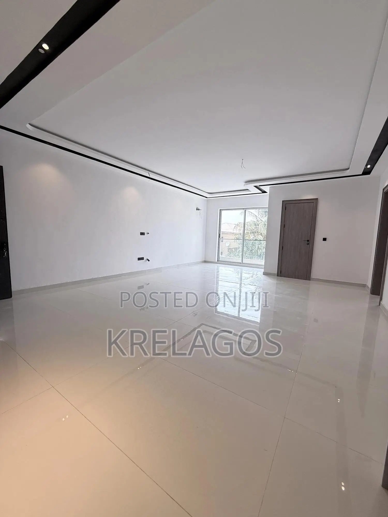 2bdrm Apartment in Lekki Phase 1 for sale