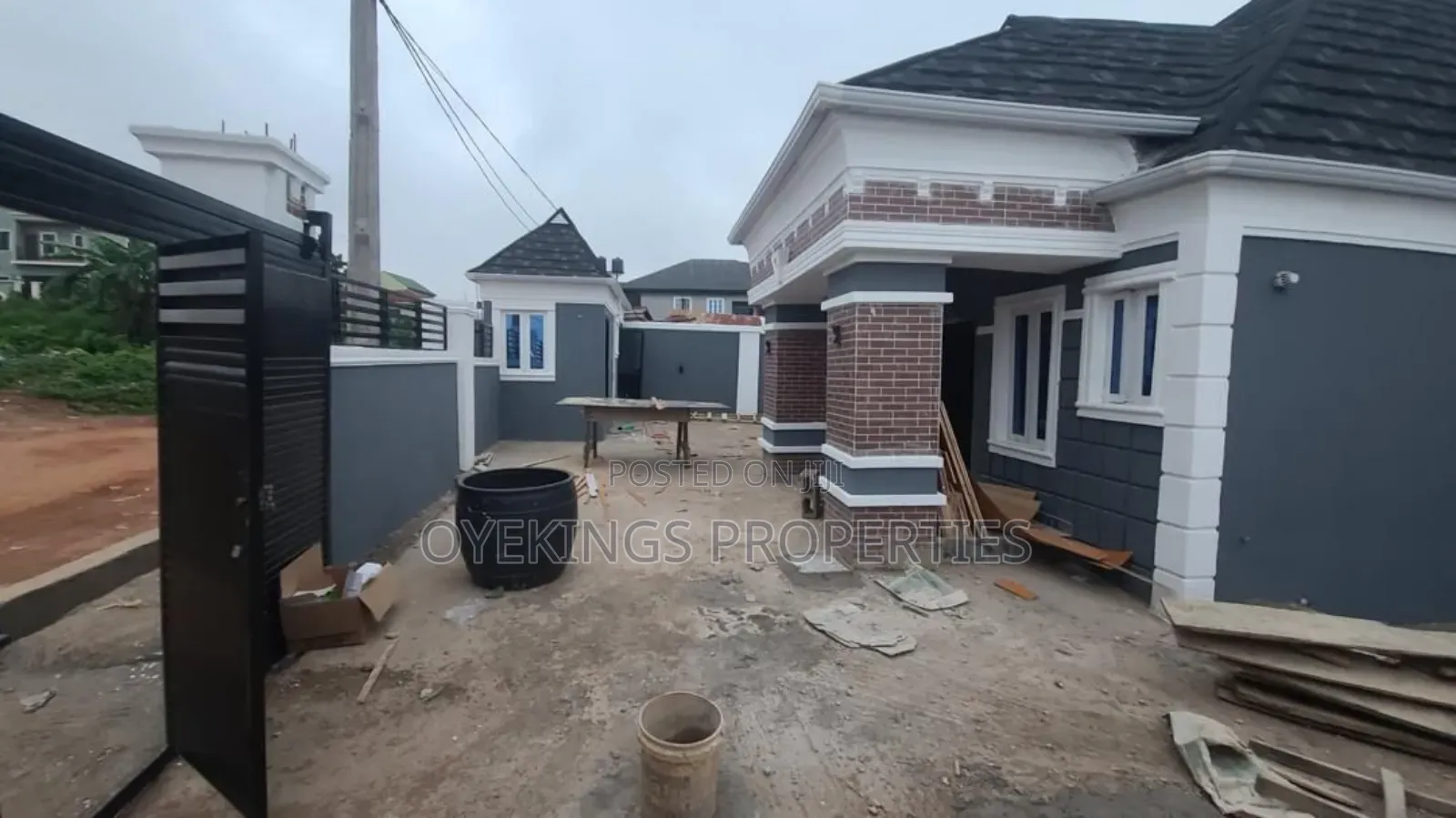 4bdrm Bungalow in Ayegore, Akala Express for sale